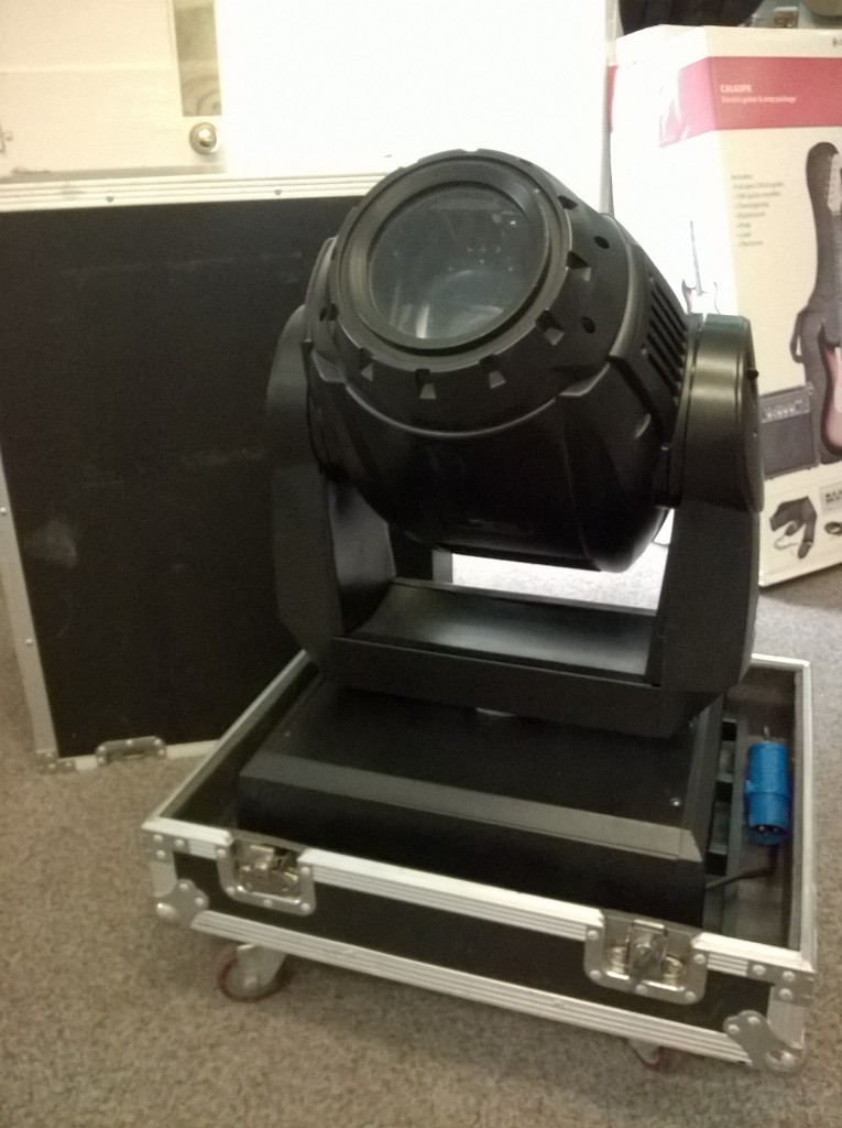 Moving head - 1200 watt - Light and sound - Devizes